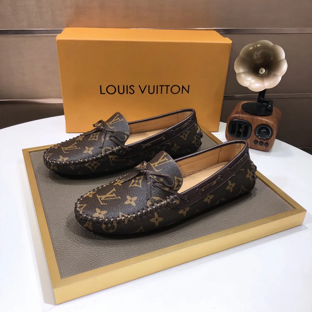 Men's men's shoes 💰420💰 [LV Doudou shoes] (water-dyed cowhide lining) new model is on the market, available on the official website. The new Doudou shoes are processed into single-color materials, and the uppers are made of imported special materials. The body of the shoe is fully hemmed with mark thread, and is lined with imported original cowhide leather. The elegant shoe shape is super suitable for all-matching, and the size is 38-44.